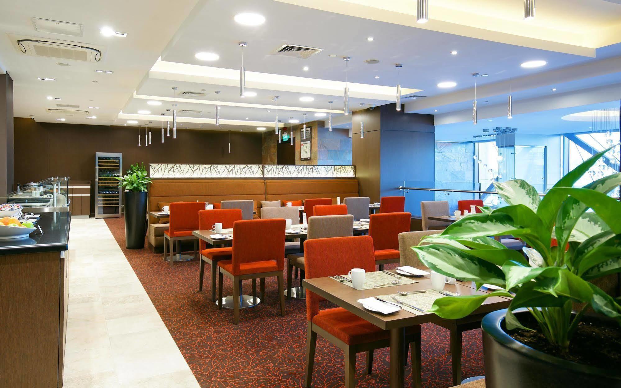 Hilton Garden Inn Волгоград Екстериор снимка